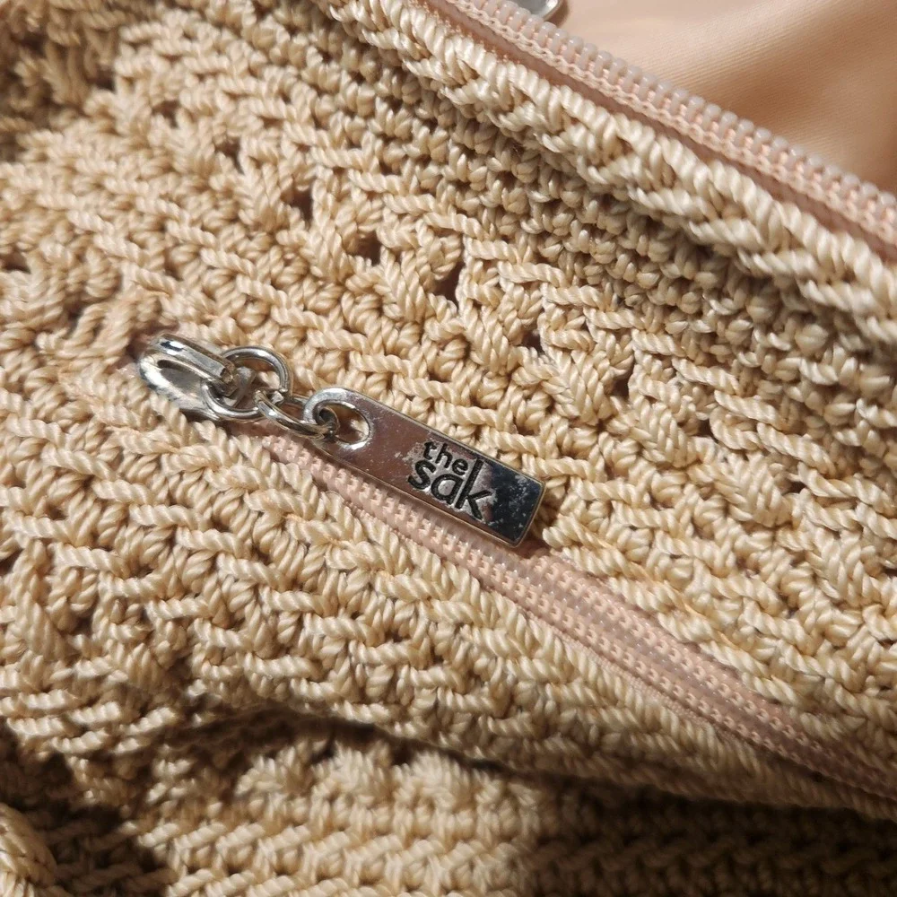 The Sak Crochet Tote Bag Women Large Tan Good Boho Braided Strap Zip Pocket